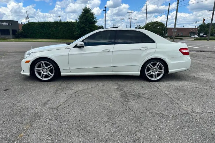 2011 Mercedes Benz E 350 photo 1