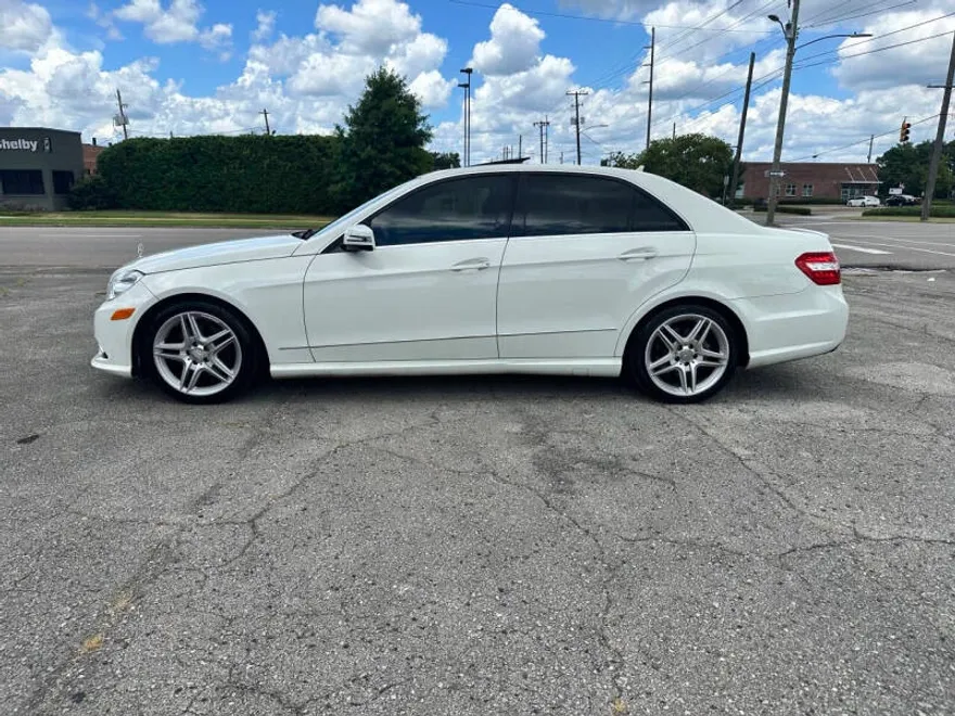 2011 Mercedes Benz E 350 photo 1