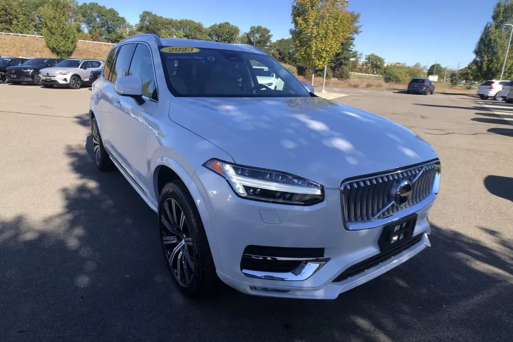 2024 Volvo XC90 B5 Core photo 1