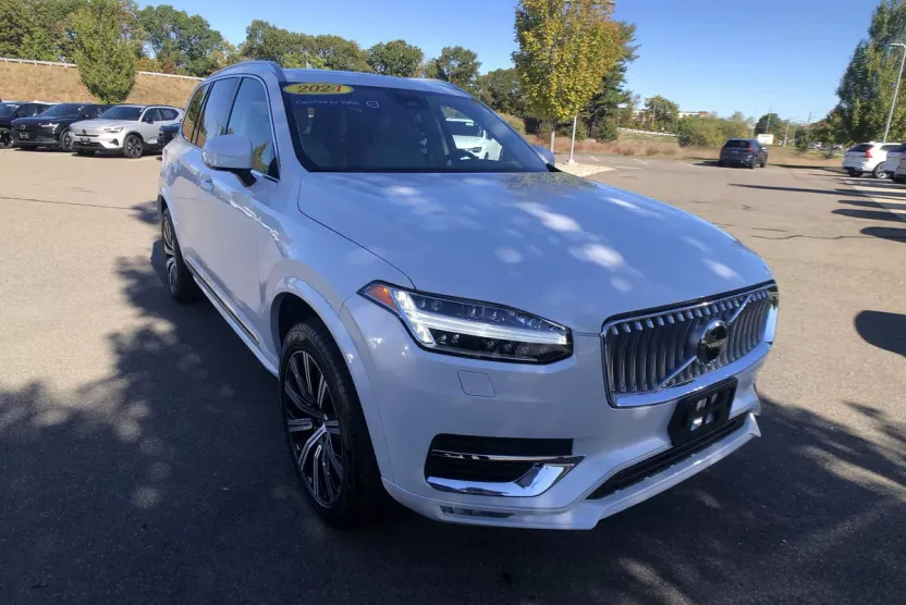 2024 Volvo XC90 B5 Core photo 1