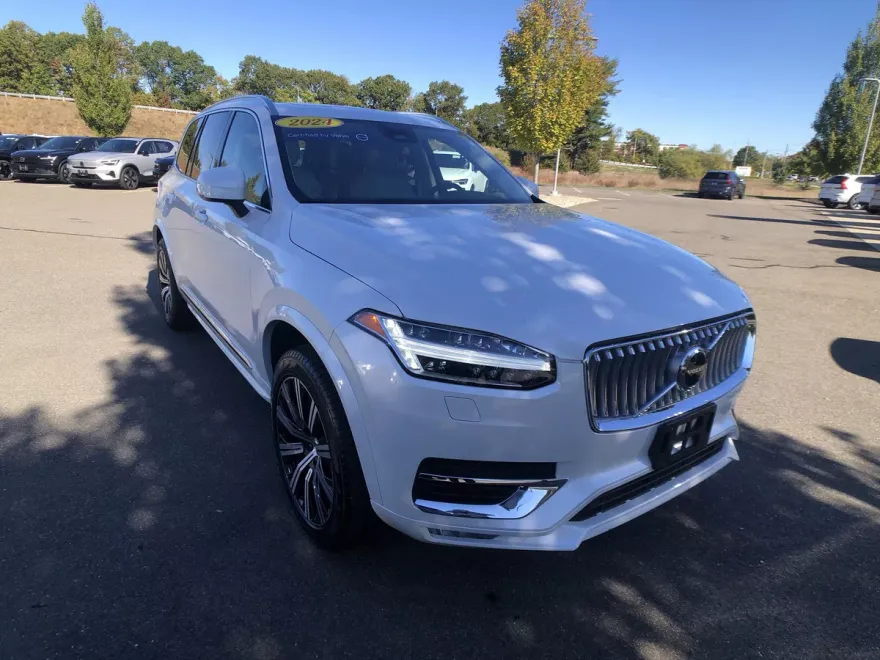 2024 Volvo XC90 B5 Core photo 1