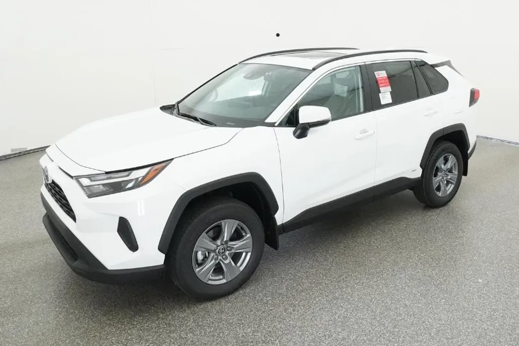 2025 Toyota RAV4 Hybrid XLE photo 1