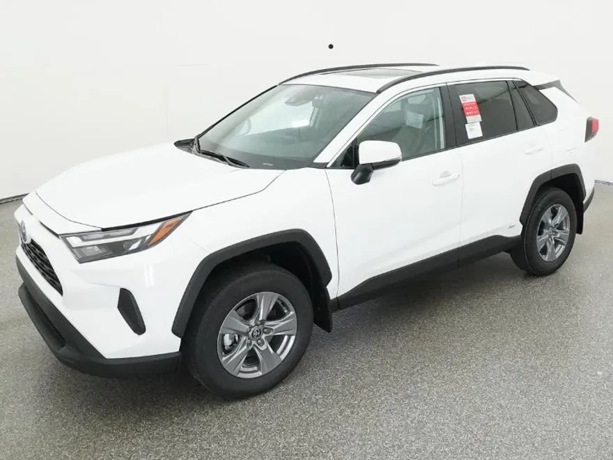 2025 Toyota RAV4 Hybrid XLE photo 1