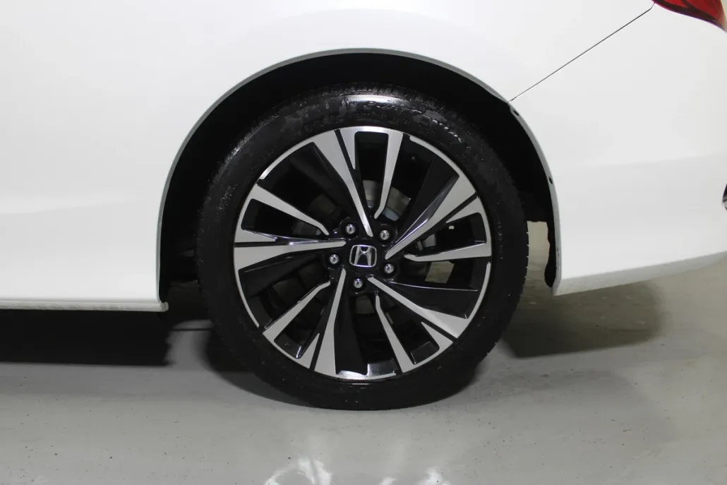 2016 Honda Accord EX-L photo 1