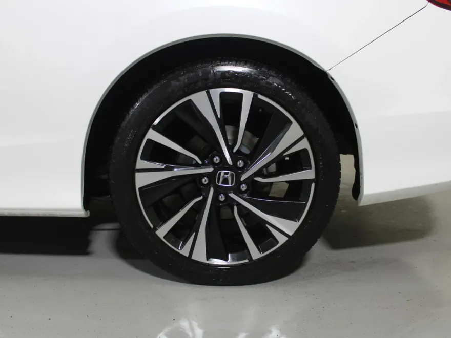 2016 Honda Accord EX-L photo 1