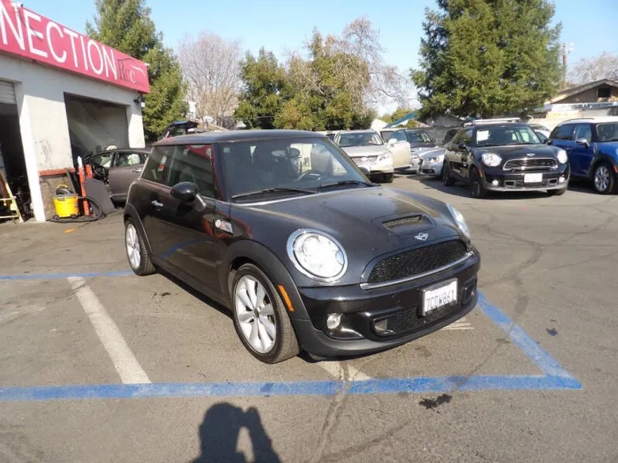 2013 Mini Cooper Hardtop S photo 1