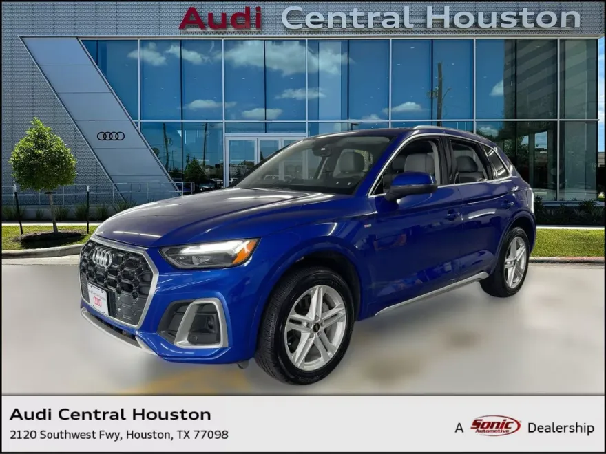 2022 Audi Q5 S line Premium Plus photo 1