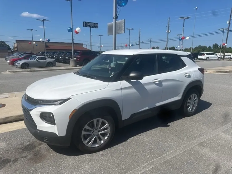 2023 Chevrolet Trailblazer LS photo 1