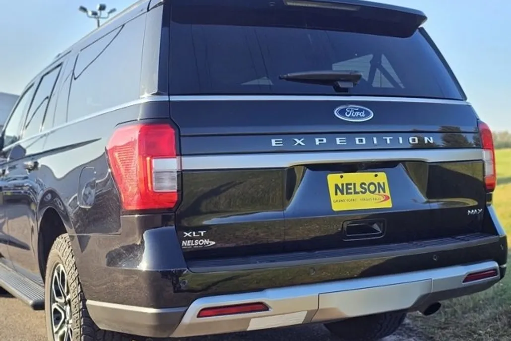 2024 Ford Expedition MAX XLT photo 1