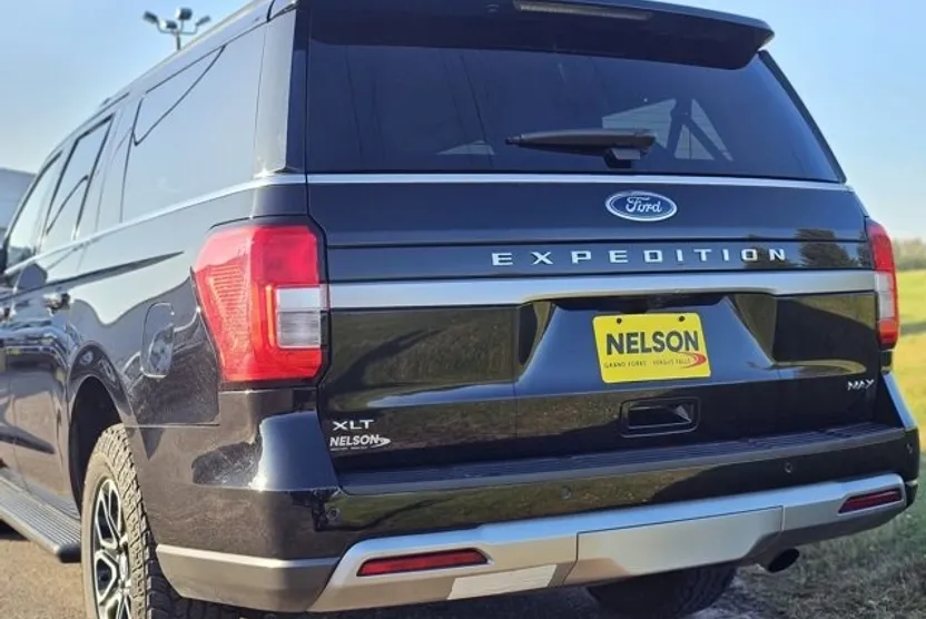 2024 Ford Expedition MAX XLT photo 1