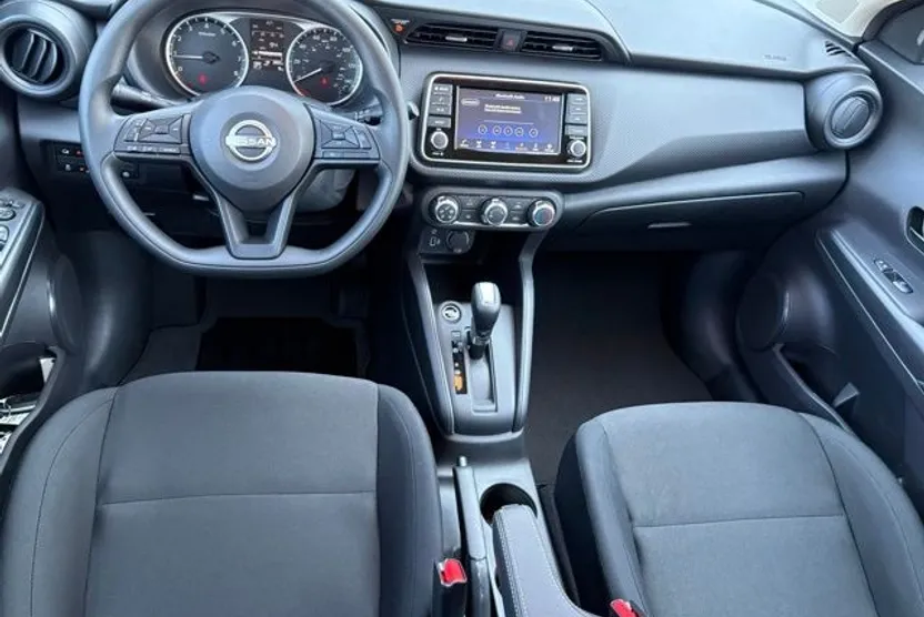 2025 Nissan Kicks Play S photo 1