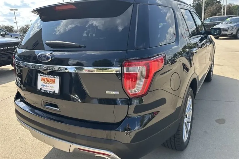 2016 Ford Explorer Limited photo 1