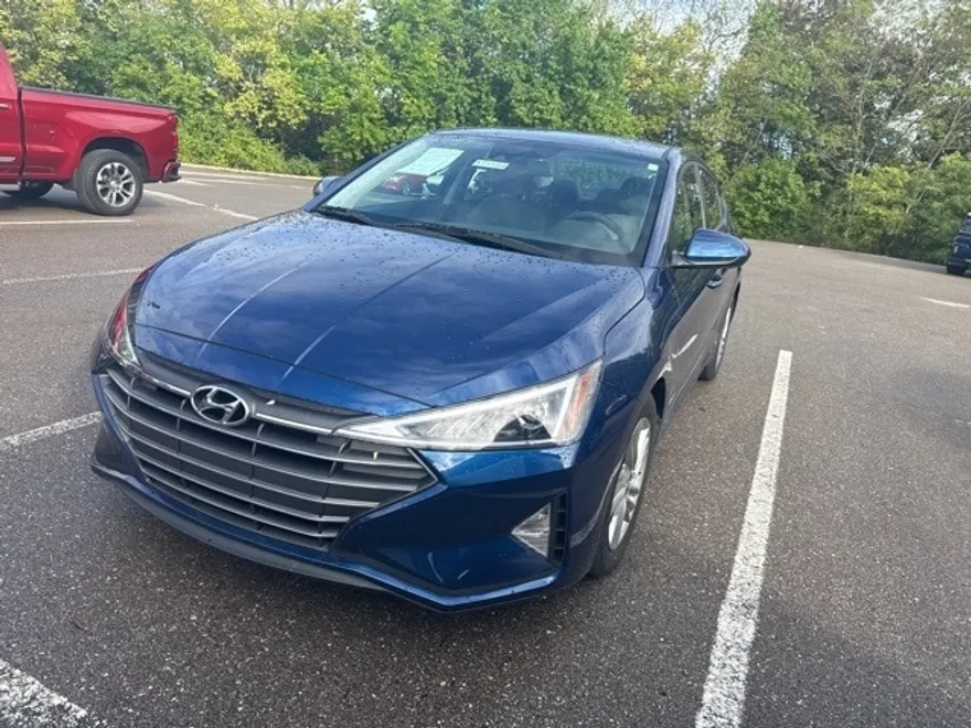 2020 Hyundai Elantra SEL photo 1