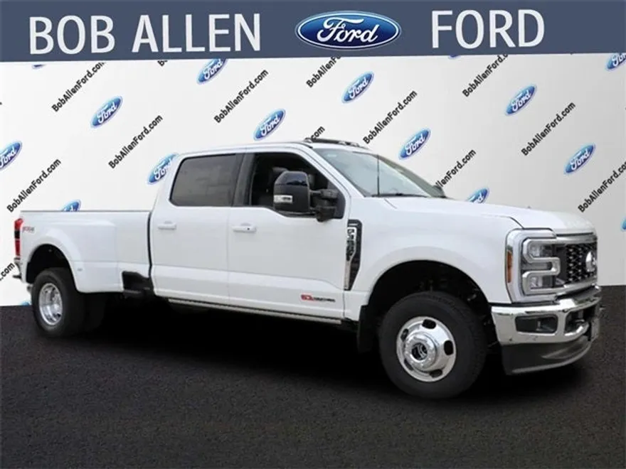 2025 Ford F-350 Lariat photo 1