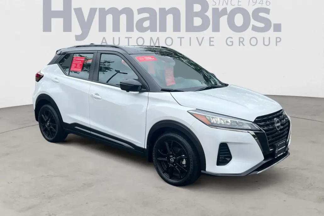 2024 Nissan Kicks SR photo 1