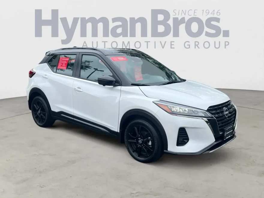 2024 Nissan Kicks SR photo 1