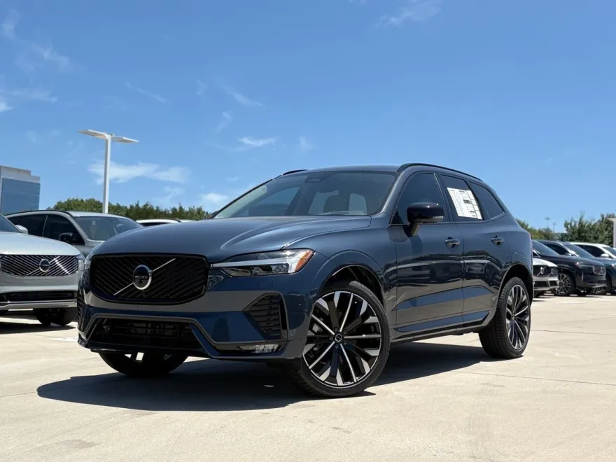 2026 Volvo XC60 B5 photo 1