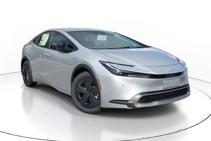 2025 Toyota Prius Plug-in Hybrid SE photo 1