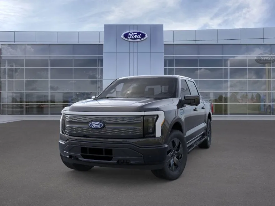 2025 Ford F-150 Lightning Lariat photo 1
