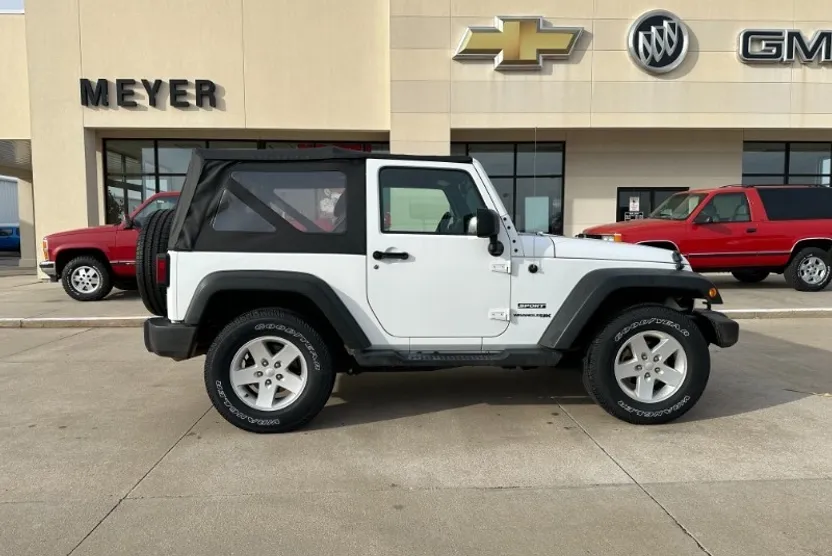 2018 Jeep Wrangler Sport S photo 1