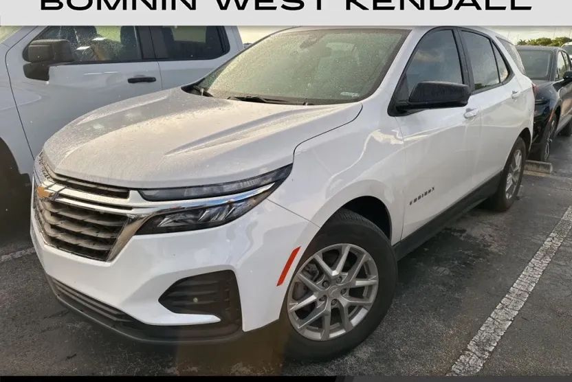 2023 Chevrolet Equinox LS photo 1
