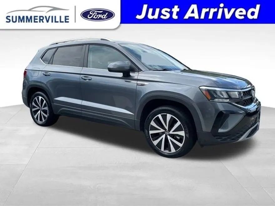 2022 Volkswagen Taos SE photo 1