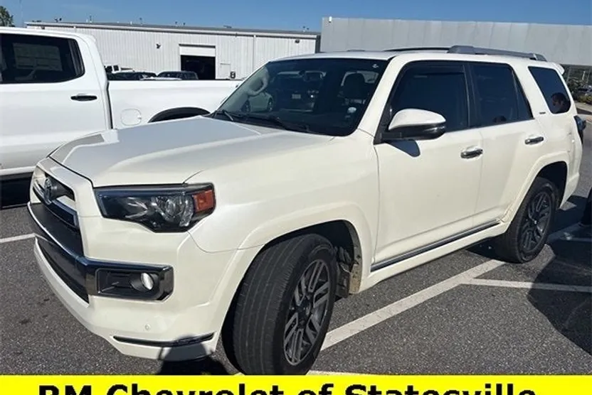 2017 Toyota 4Runner Limited photo 1