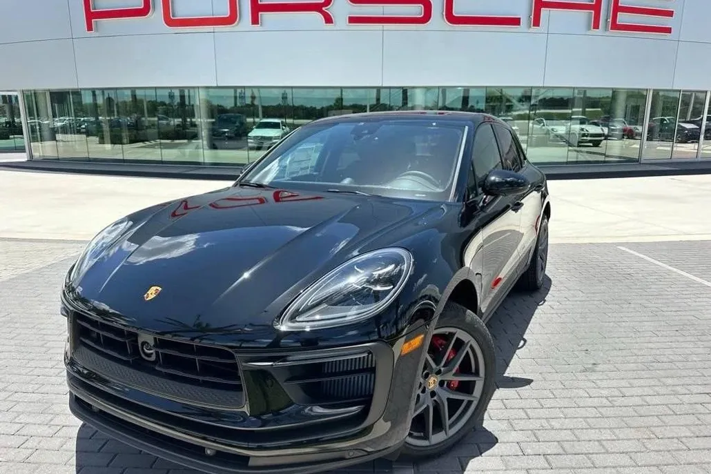 2025 Porsche Macan S photo 1