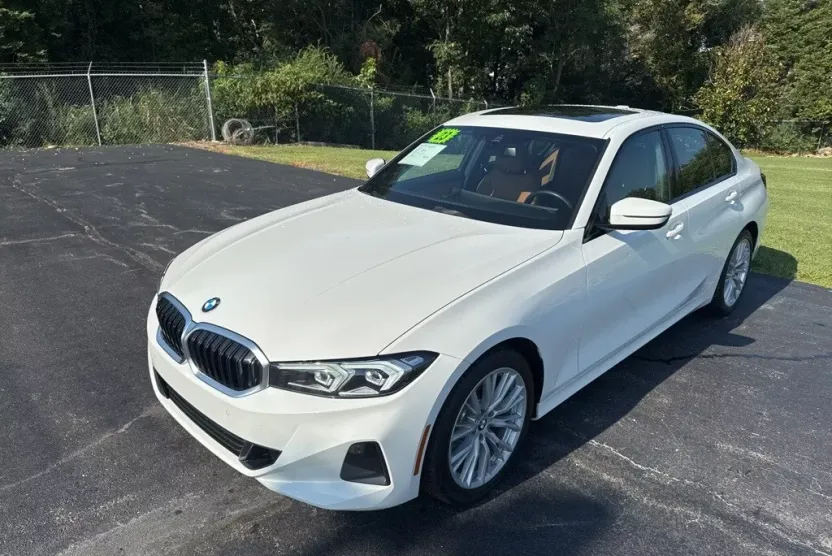 2023 Bmw 330i photo 1