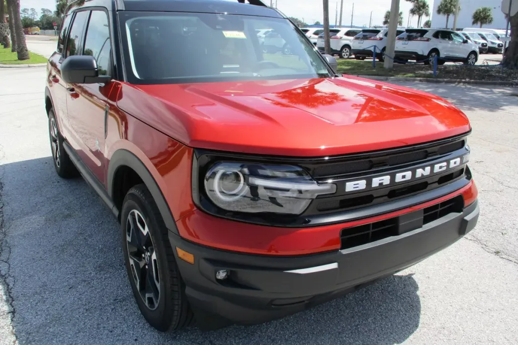 2024 Ford Bronco Sport Outer Banks photo 1