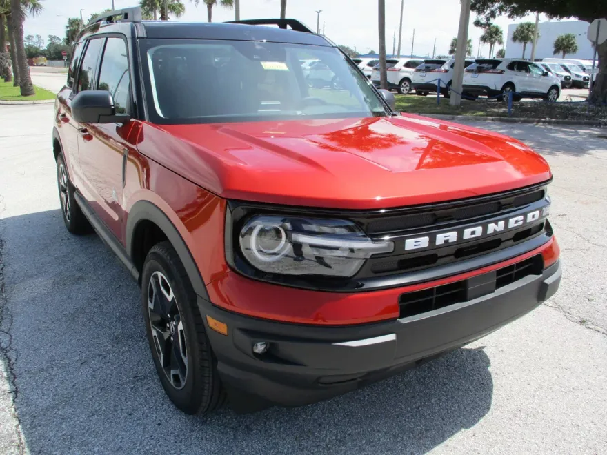 2024 Ford Bronco Sport Outer Banks photo 1