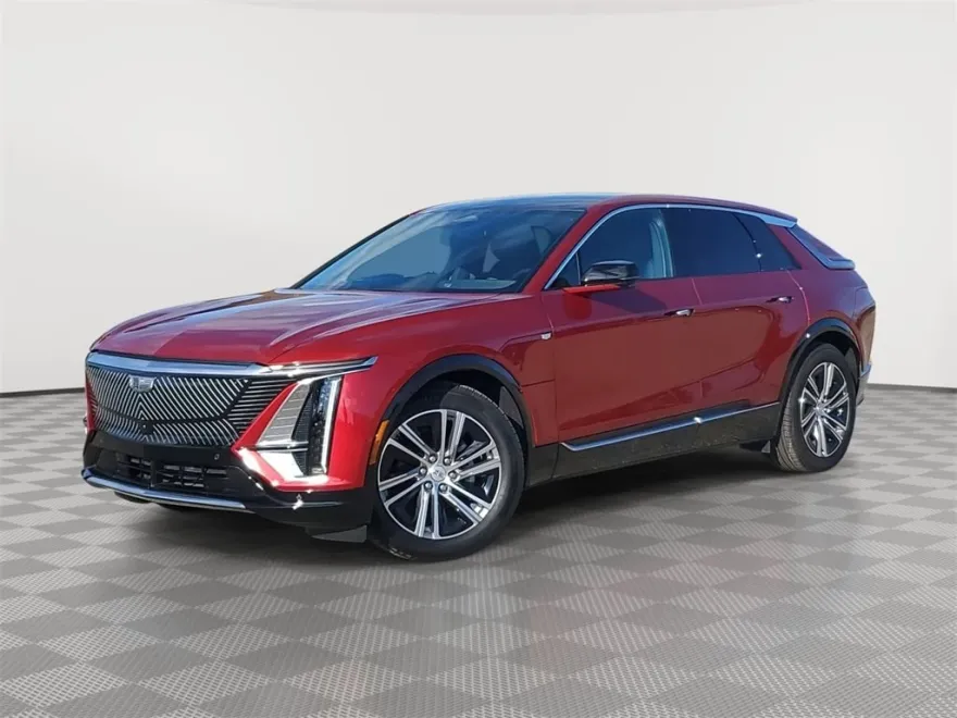 2024 Cadillac Lyriq Luxury photo 1