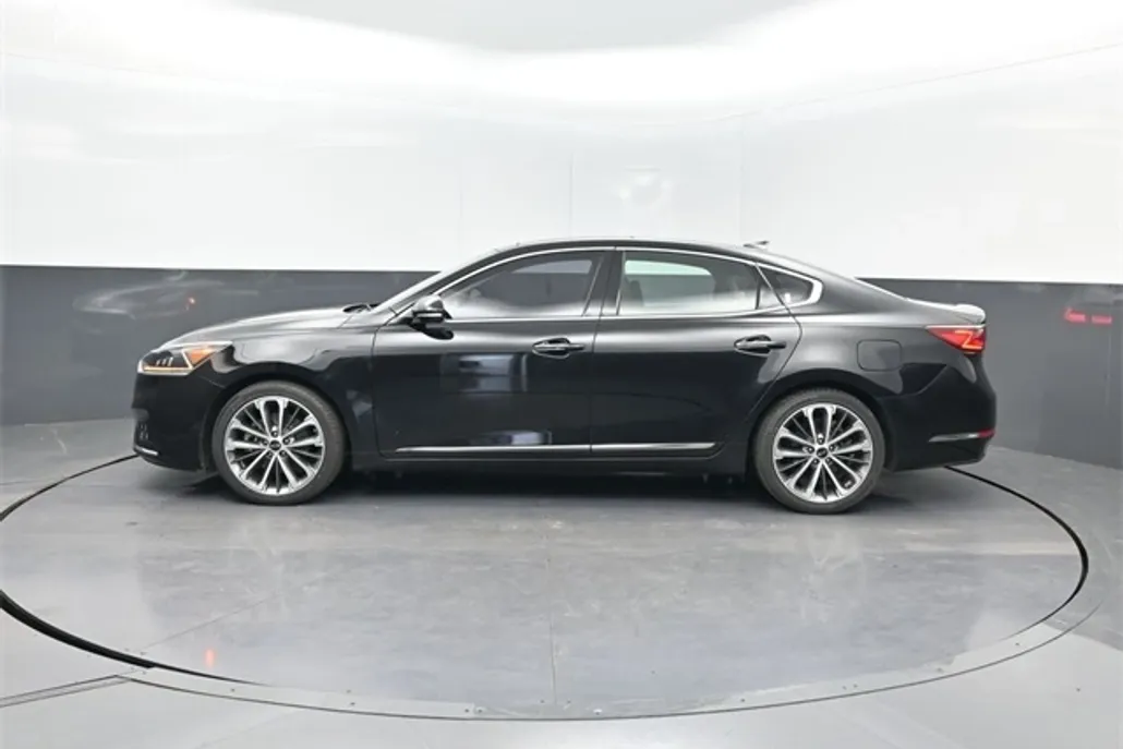 2019 Kia Cadenza Technology photo 1