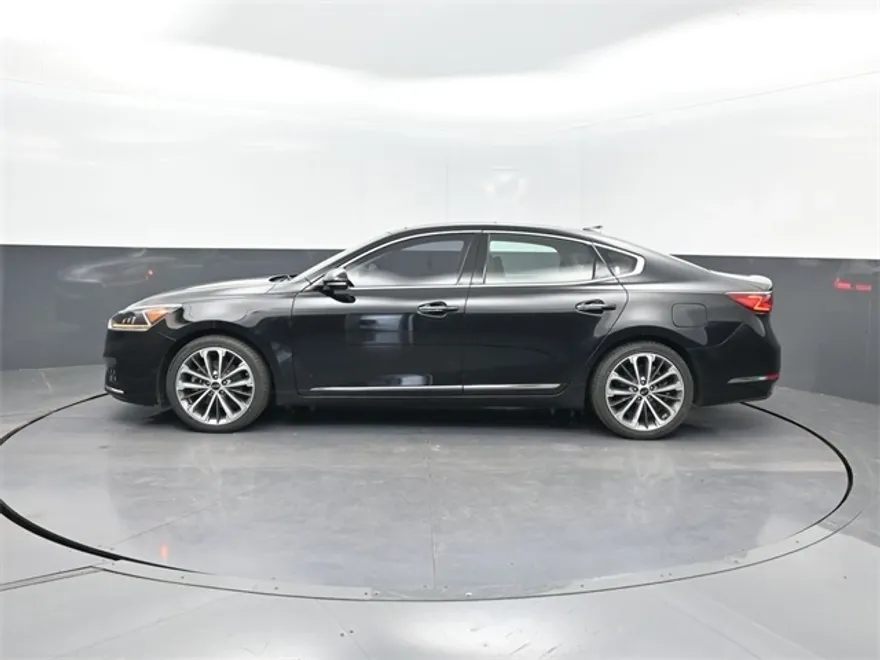 2019 Kia Cadenza Technology photo 1