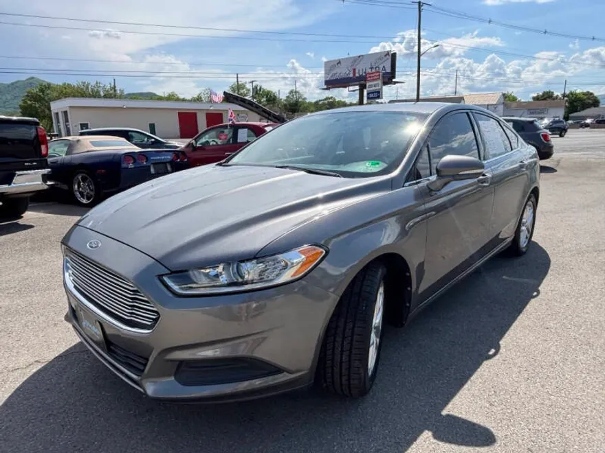 2013 Ford Fusion SE photo 1