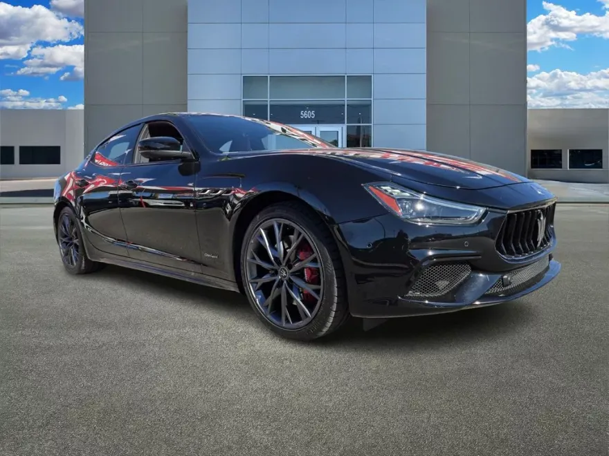 2021 Maserati Ghibli GranSport photo 1