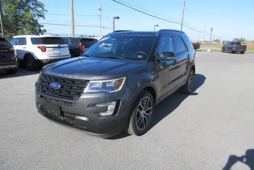 2016 Ford Explorer Sport photo 1