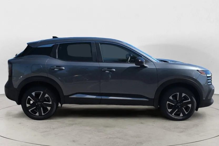 2026 Nissan Kicks SV photo 1