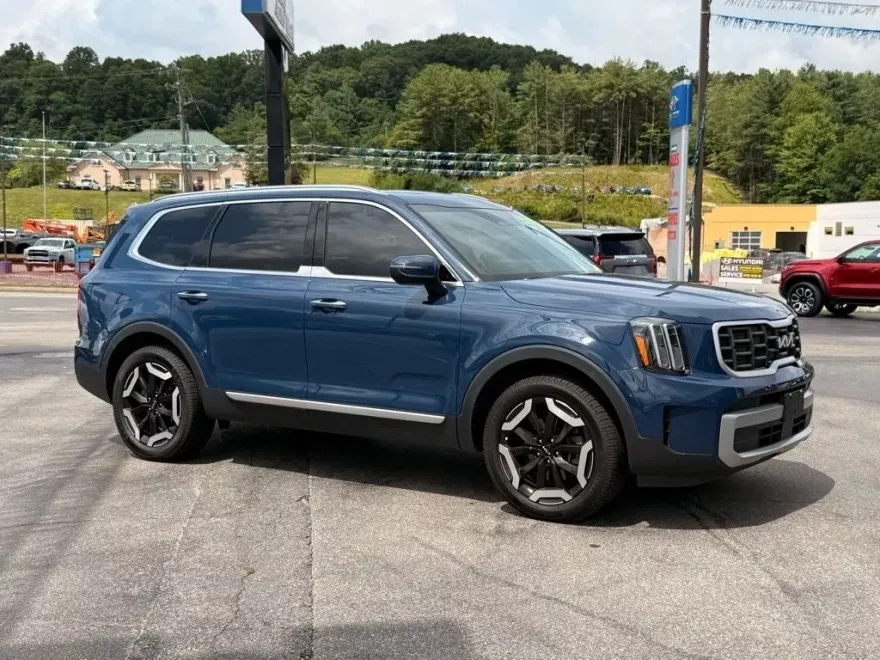 2024 Kia Telluride S photo 1
