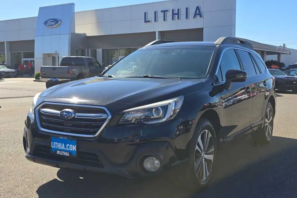 2018 Subaru Outback Limited photo 1