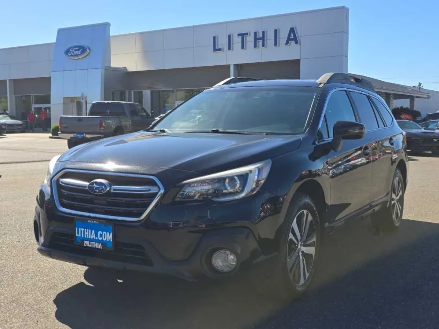 2018 Subaru Outback Limited photo 1