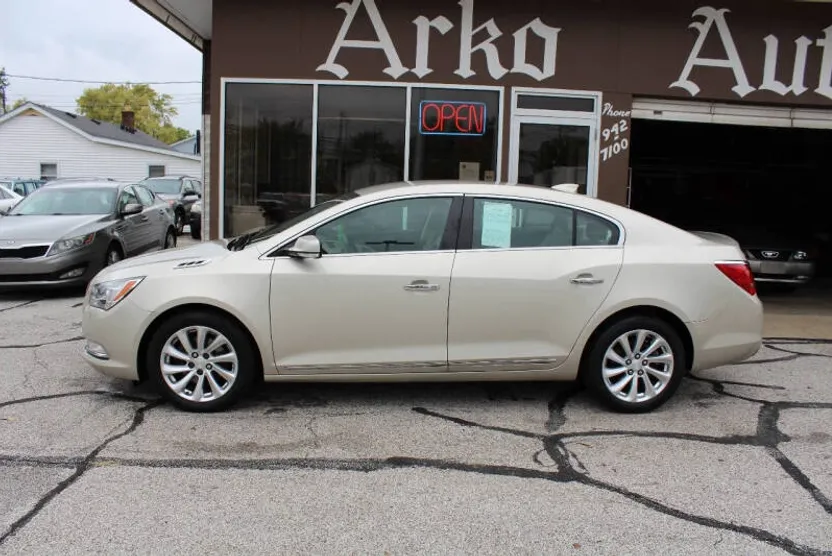 2015 Buick LaCrosse Leather photo 1