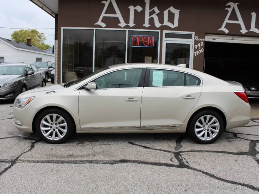 2015 Buick LaCrosse Leather photo 1