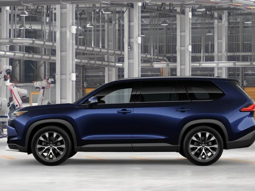 2026 Toyota Highlander Limited Hybrid photo 1