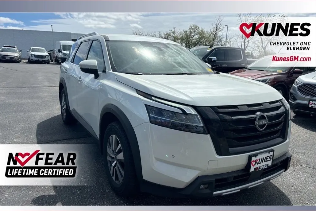 2023 Nissan Pathfinder SL photo 1
