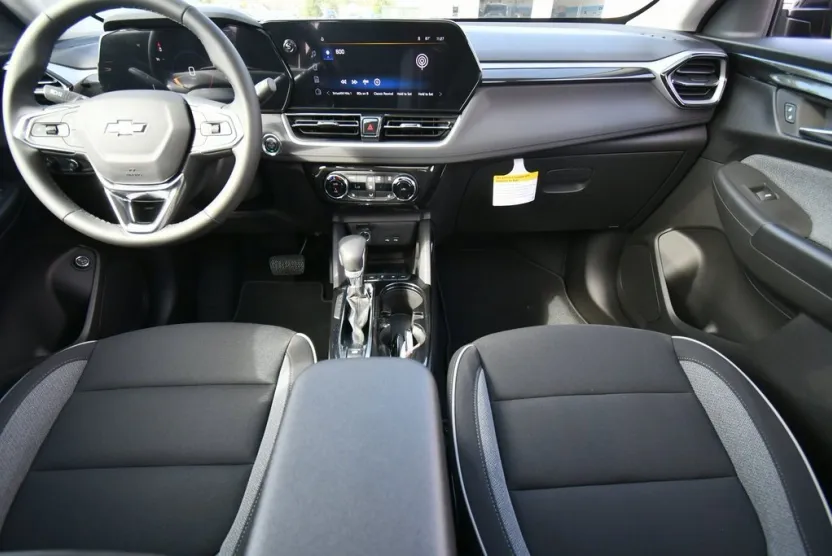 2026 Chevrolet Trailblazer LT photo 1