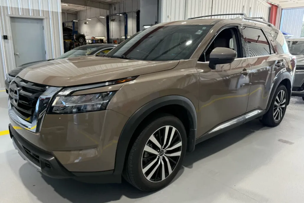 2024 Nissan Pathfinder Platinum photo 1