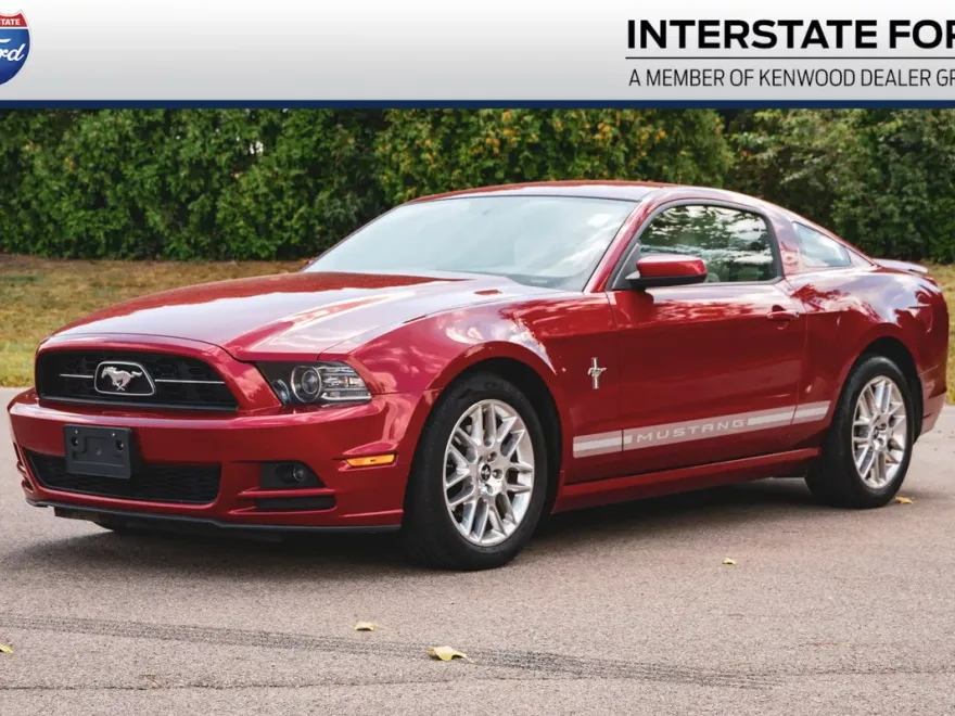 2013 Ford Mustang V6 Premium photo 1