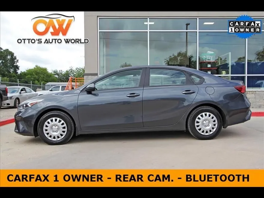 2023 Kia Forte LX photo 1