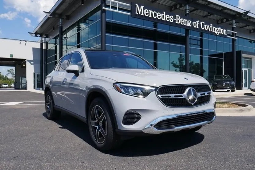 2026 Mercedes Benz GLC 300 photo 1